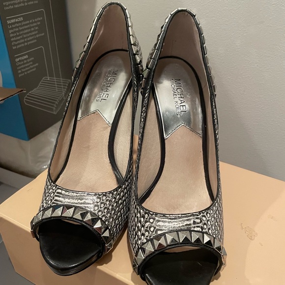 Michael Kors pumps almost like new👠👠 - Picture 1 of 11